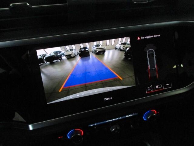 Audi Q3 SUV (35) Blackline 2.0 TDI 150CV S-Tronic