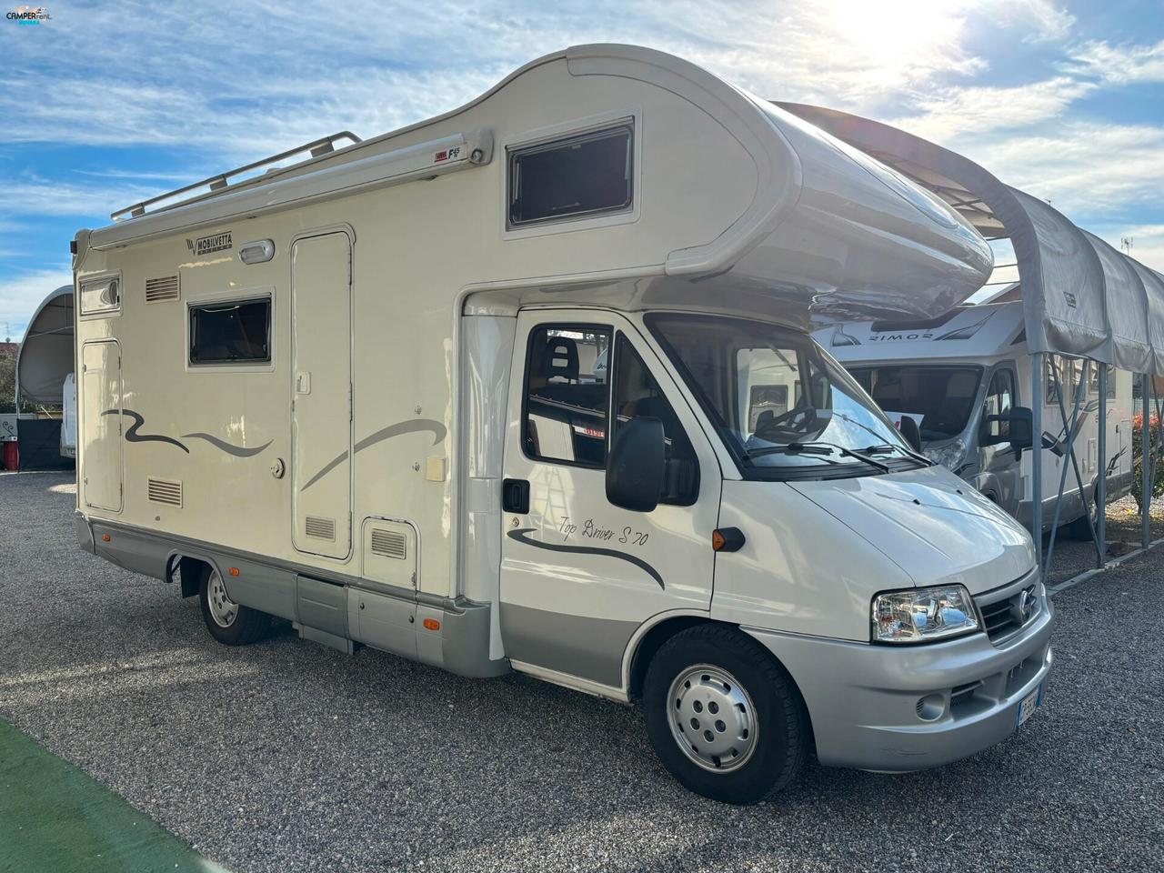 Mobilvetta TOP DRIVER S 70 - Mansardato compatto con letti a castello in coda