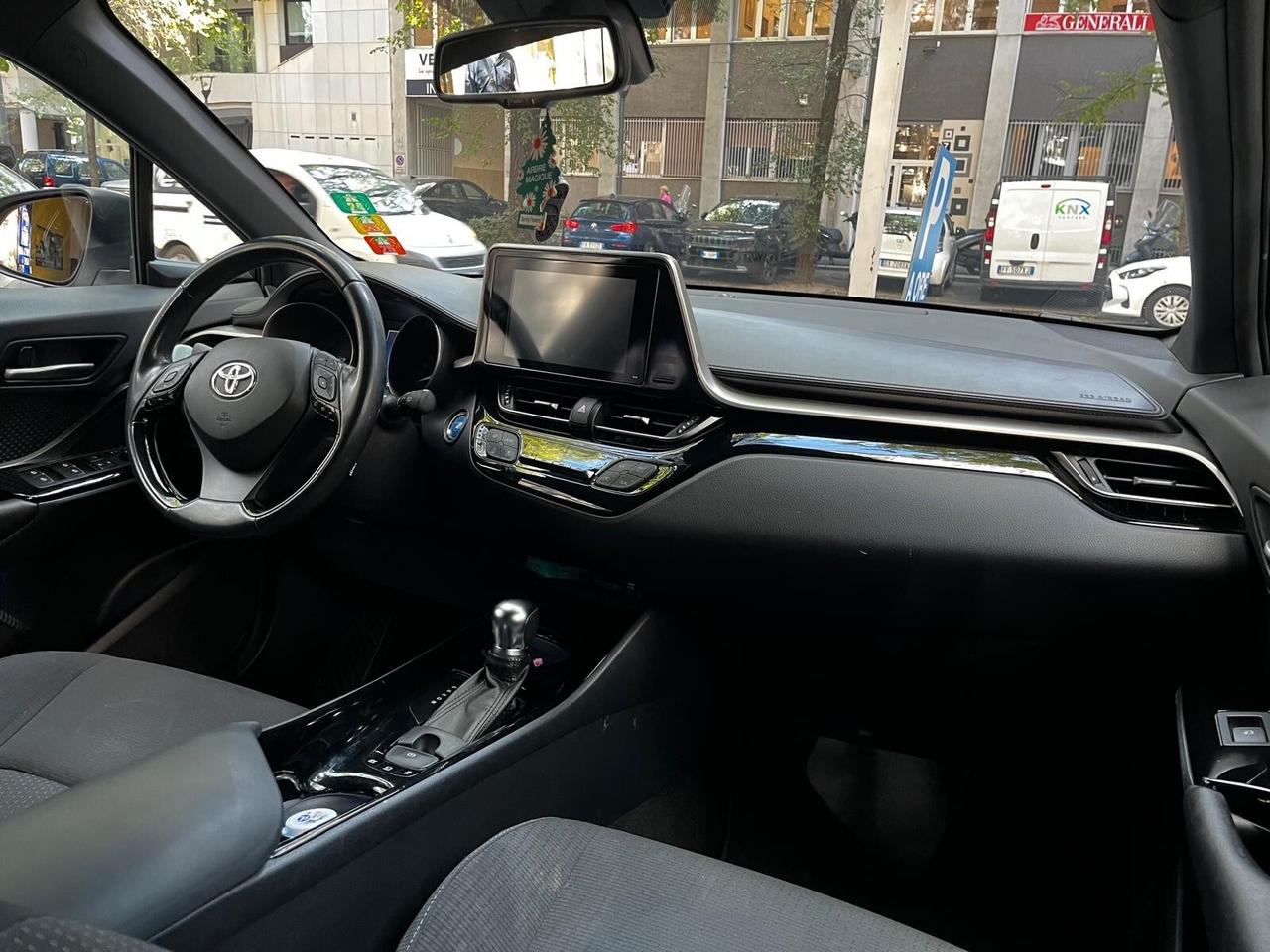 Toyota C-HR 1.8 Hybrid E-CVT Active