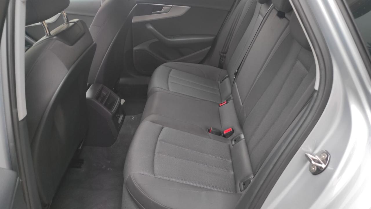 Audi A4 Avant 30 TDI/136 CV S tronic Business