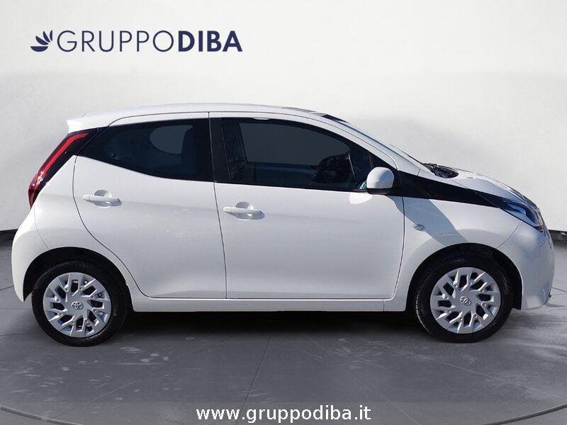 Toyota Aygo II 2018 5p 5p 1.0 x-business 72cv