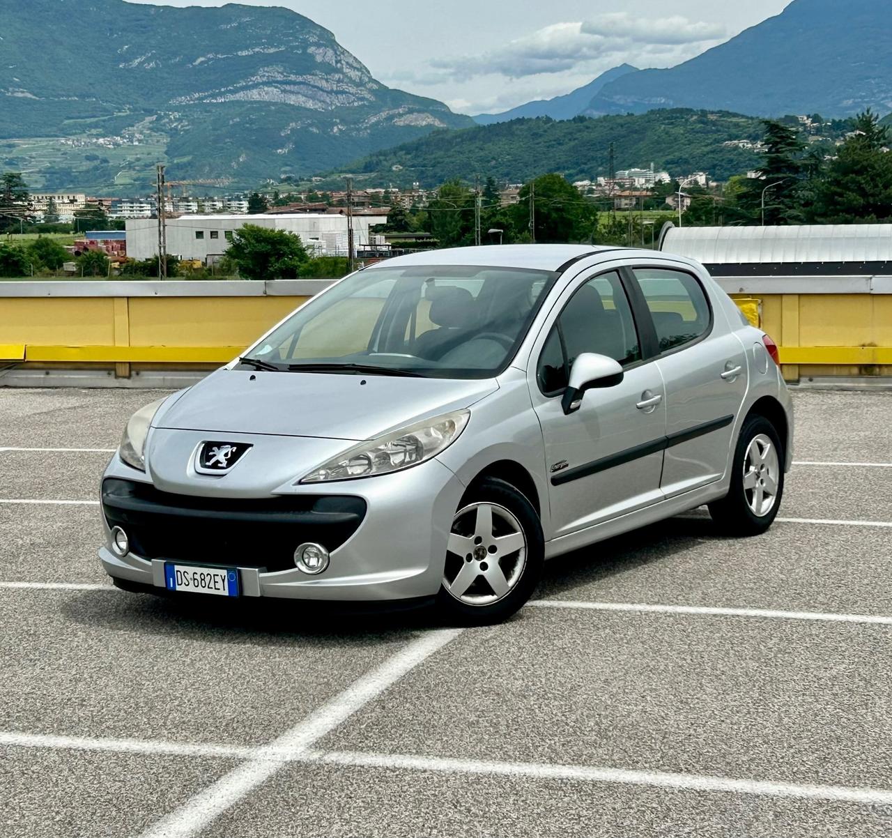 Peugeot 207 1.4 VTi 95CV 5p. Active XS Neopatentati