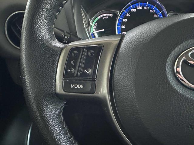TOYOTA Yaris 1.5 Hybrid 5 porte Active AUTOMATICA PER NEOPATENT