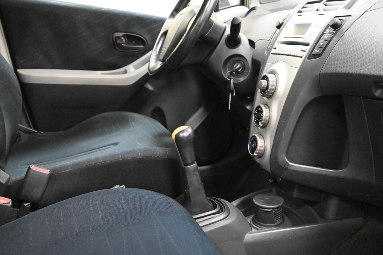 TOYOTA Yaris 2ª serie Yaris 1.0 5 porte Sol