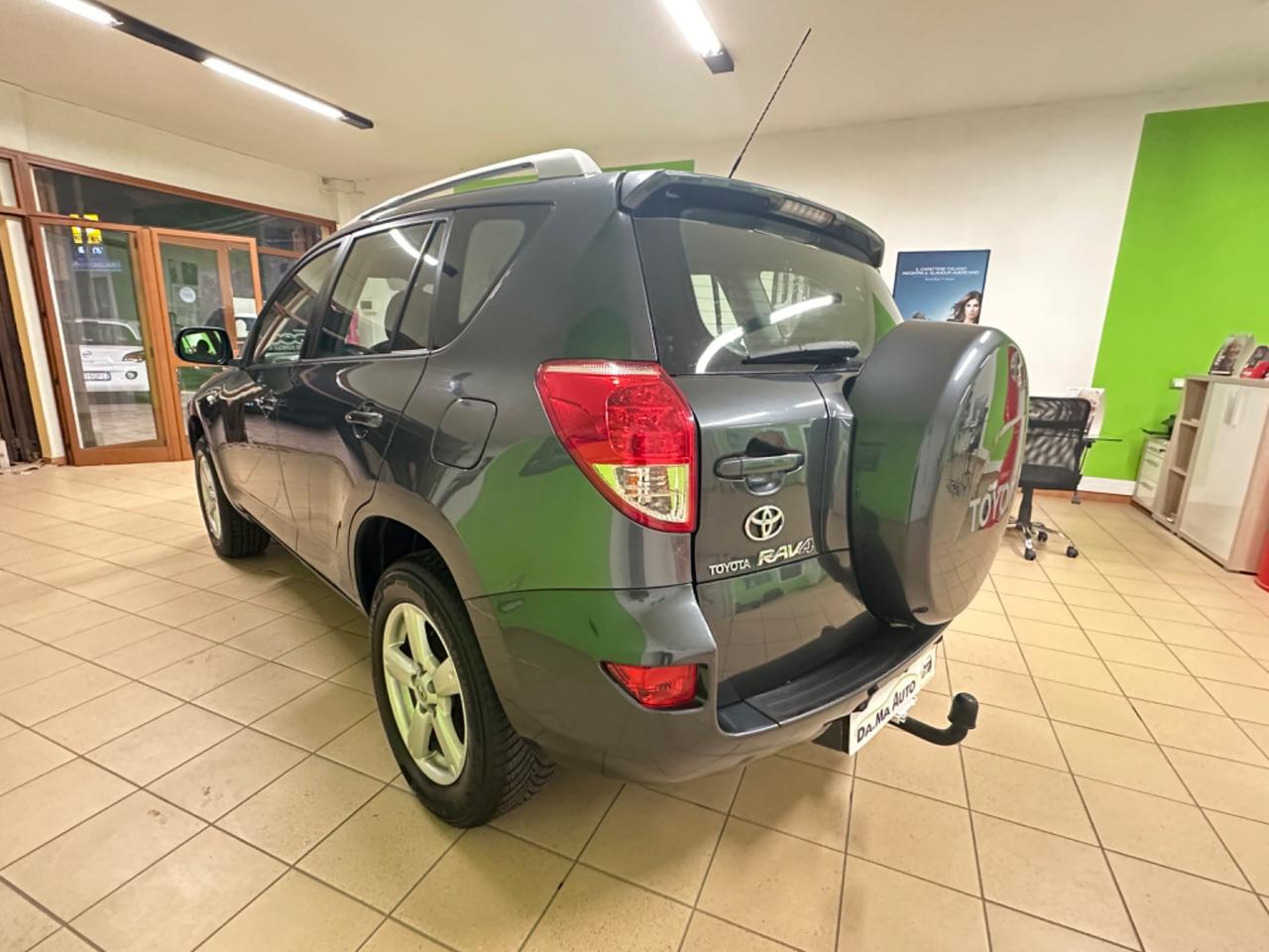 Toyota RAV 4 - 2.2 D-4D 136 CV Luxury