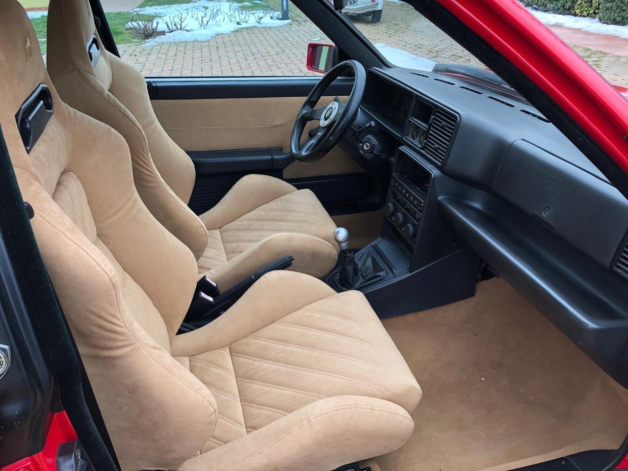 Lancia Delta HF Integrale Dealer's collection