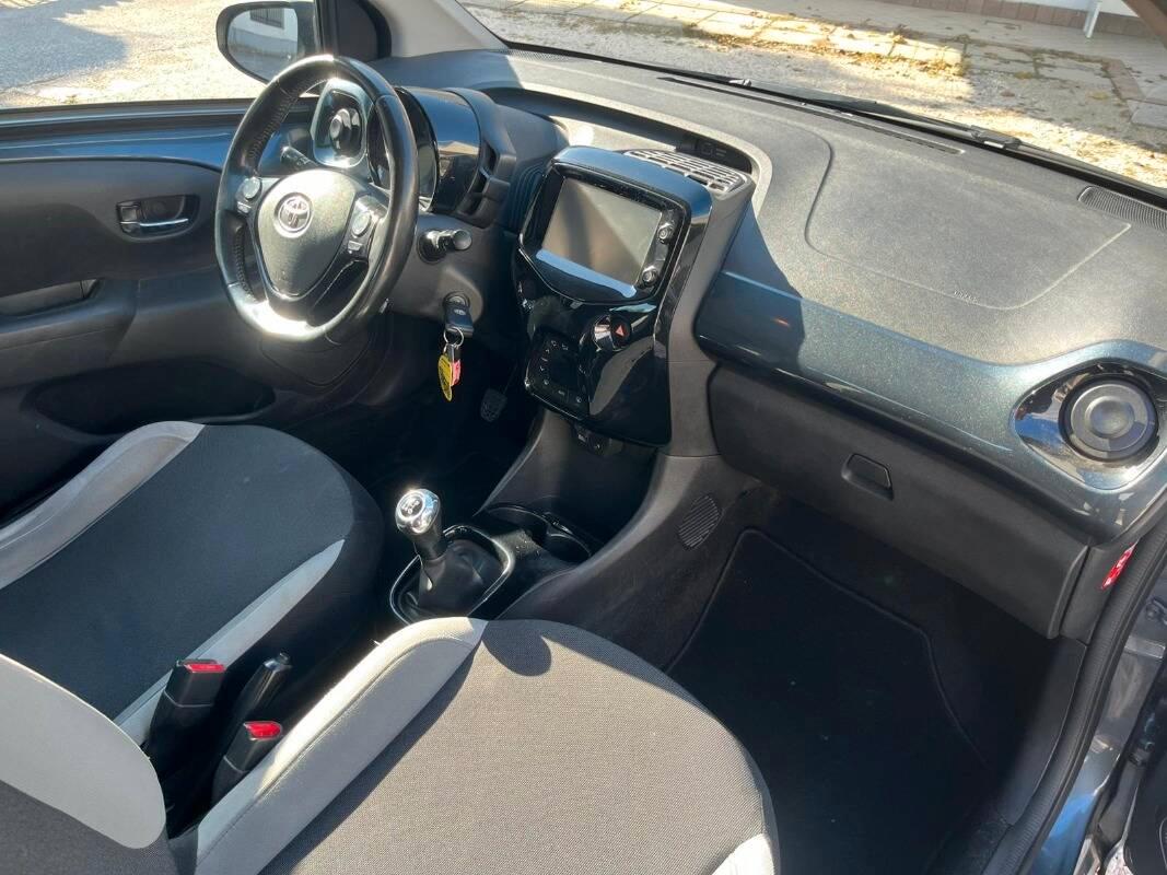 Toyota Aygo 1.0 x-play 5p my15