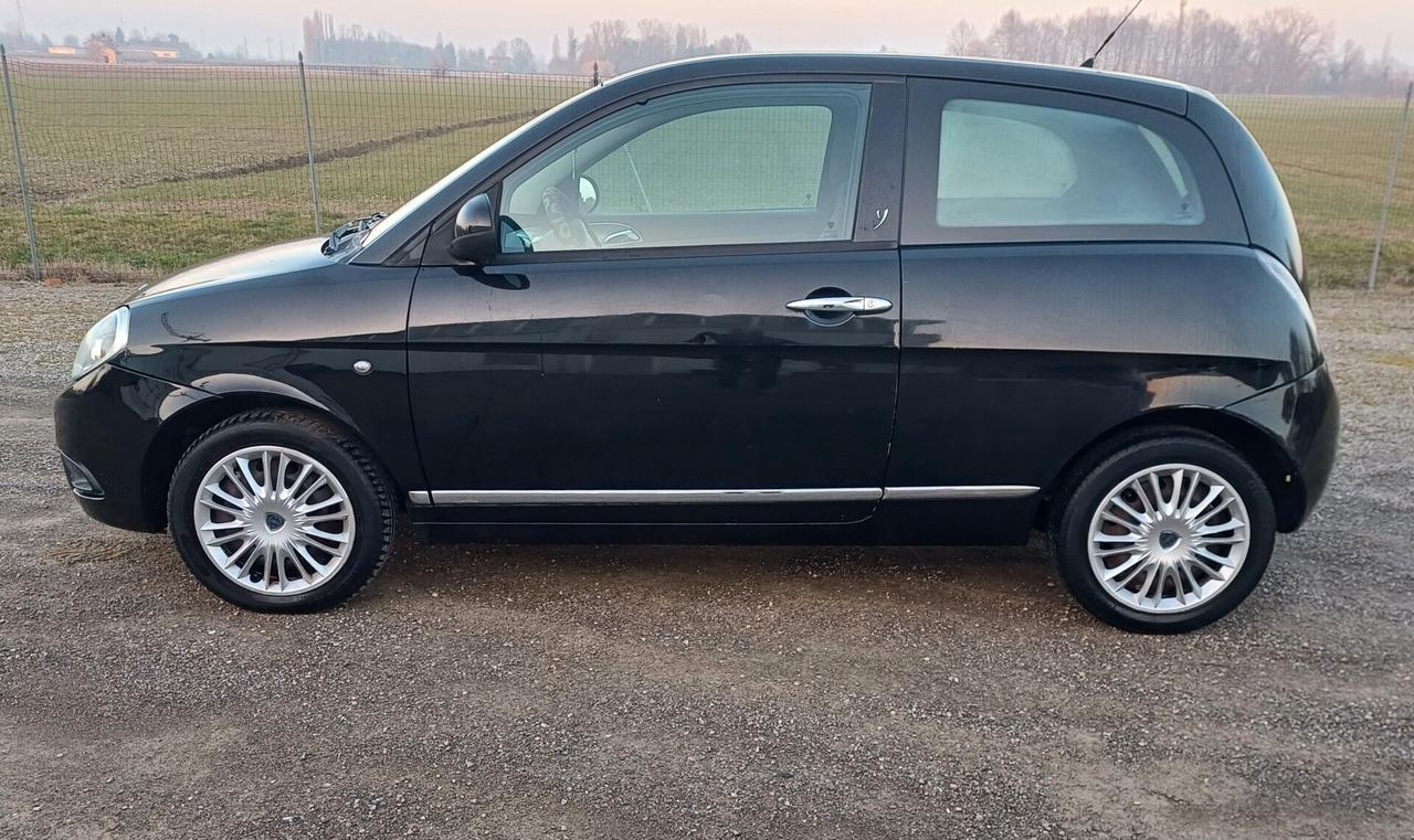 Lancia Ypsilon 1.2 69 CV 5 porte S&S Platinum