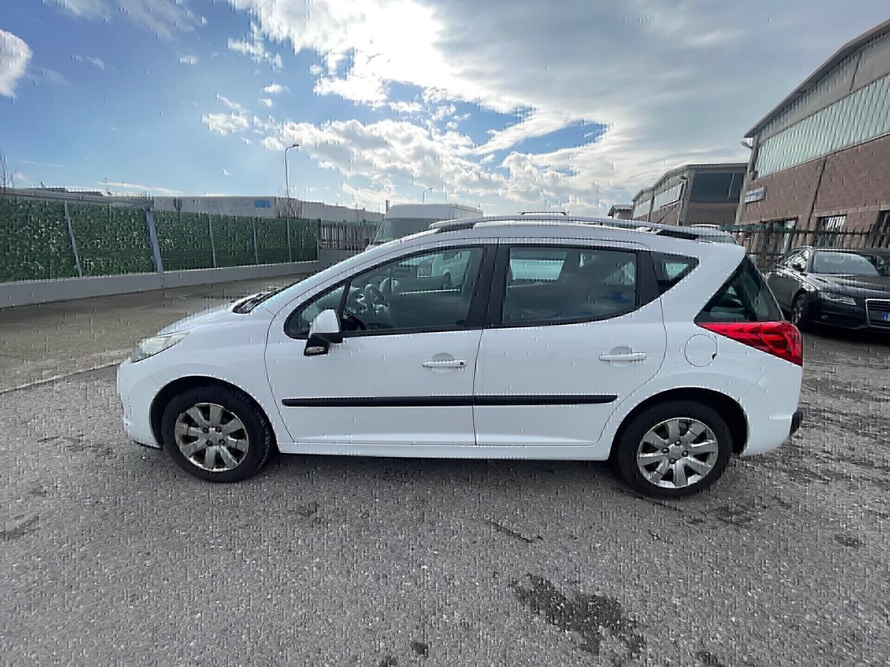 Peugeot 207 1.6 8V HDi 93CV SW Ciel Allure