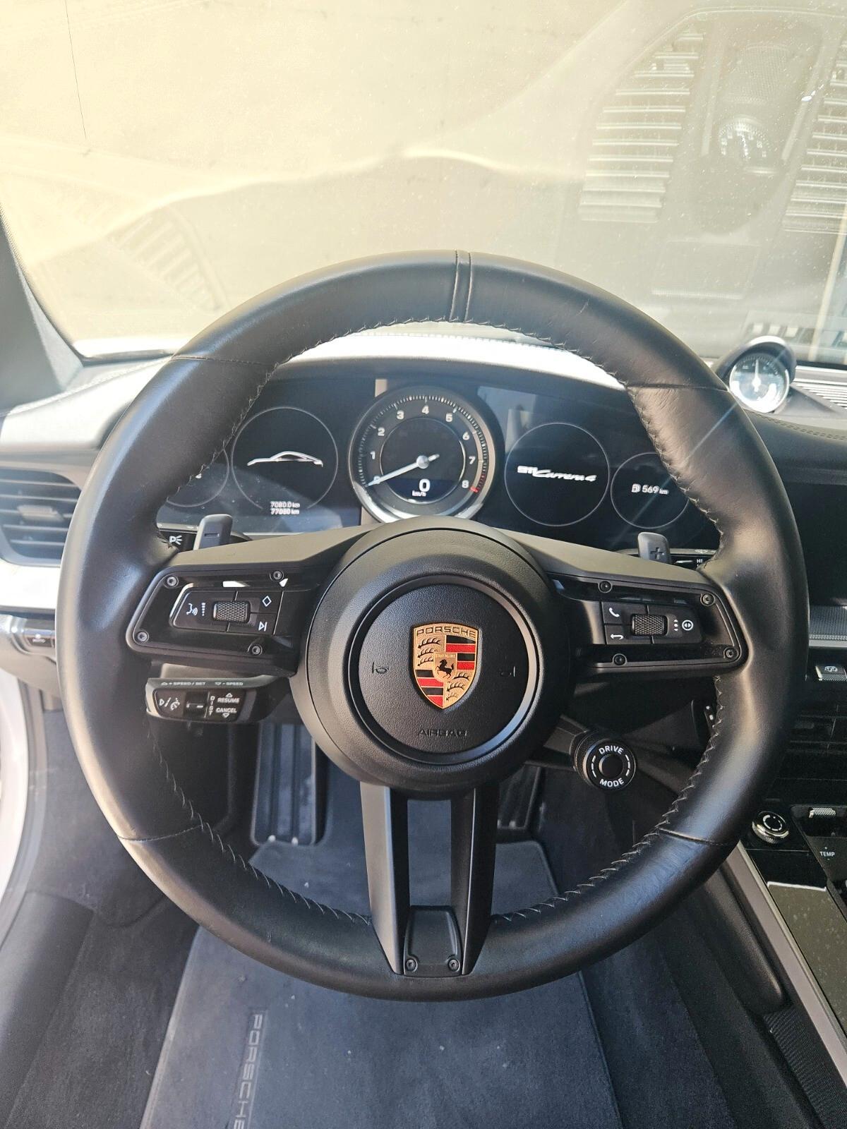 Porsche 911 Carrera 992 4