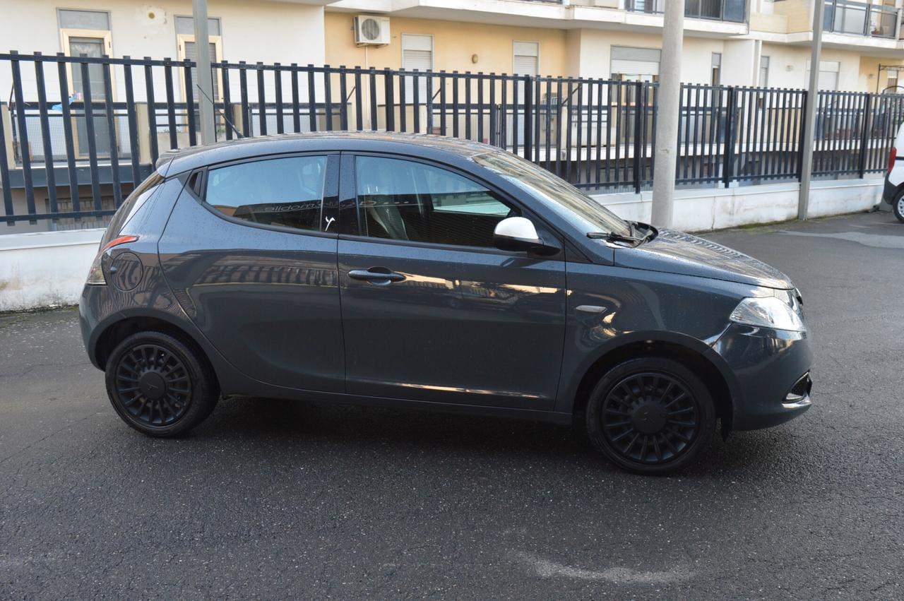 Lancia Ypsilon 1.3 MJT 16V 95 CV 5 porte S&S Elefantino