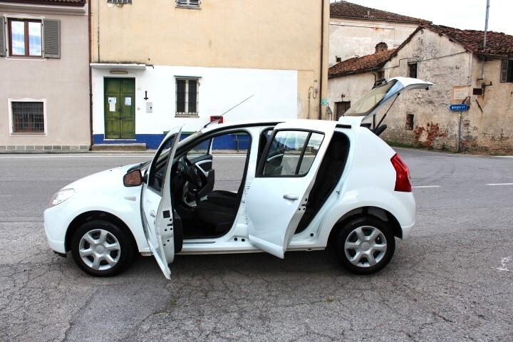 Dacia Sandero 1.2 16V Lauréate NEOPATENTATI CLIMATIZZATA PNEUMATICI MICHELINE ALPIN