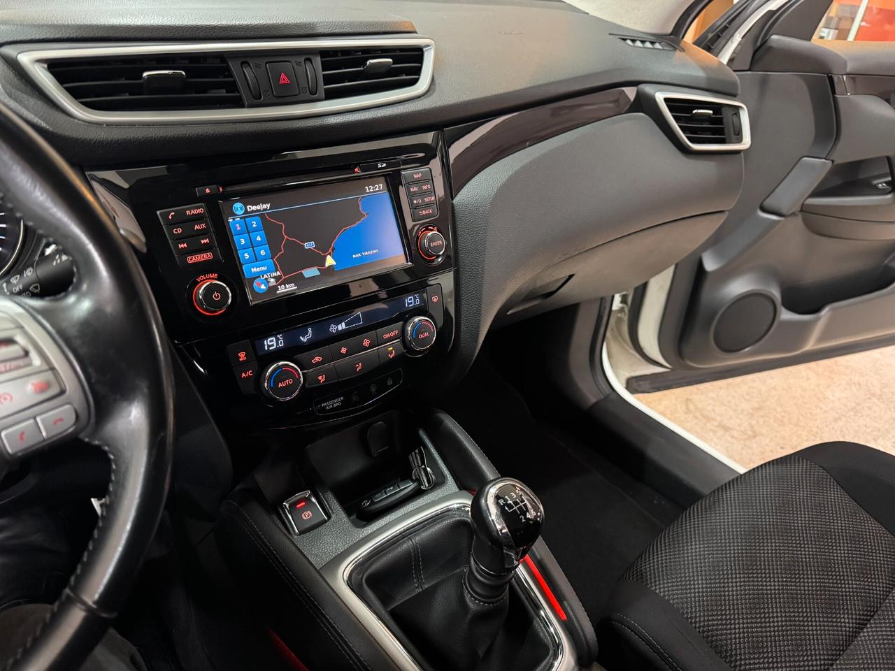 Nissan Qashqai 1.5 dCi 110 cv. Tekna TETTO-NAVIGATORE