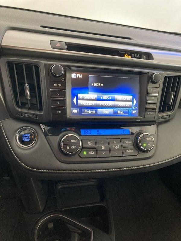 Toyota RAV4 Rav4 2.0 d-4d Lounge 2wd mt my17