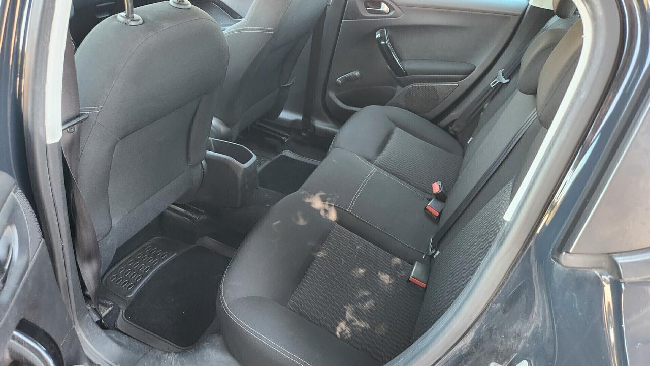 Peugeot 208 PureTech 82 5 porte Allure