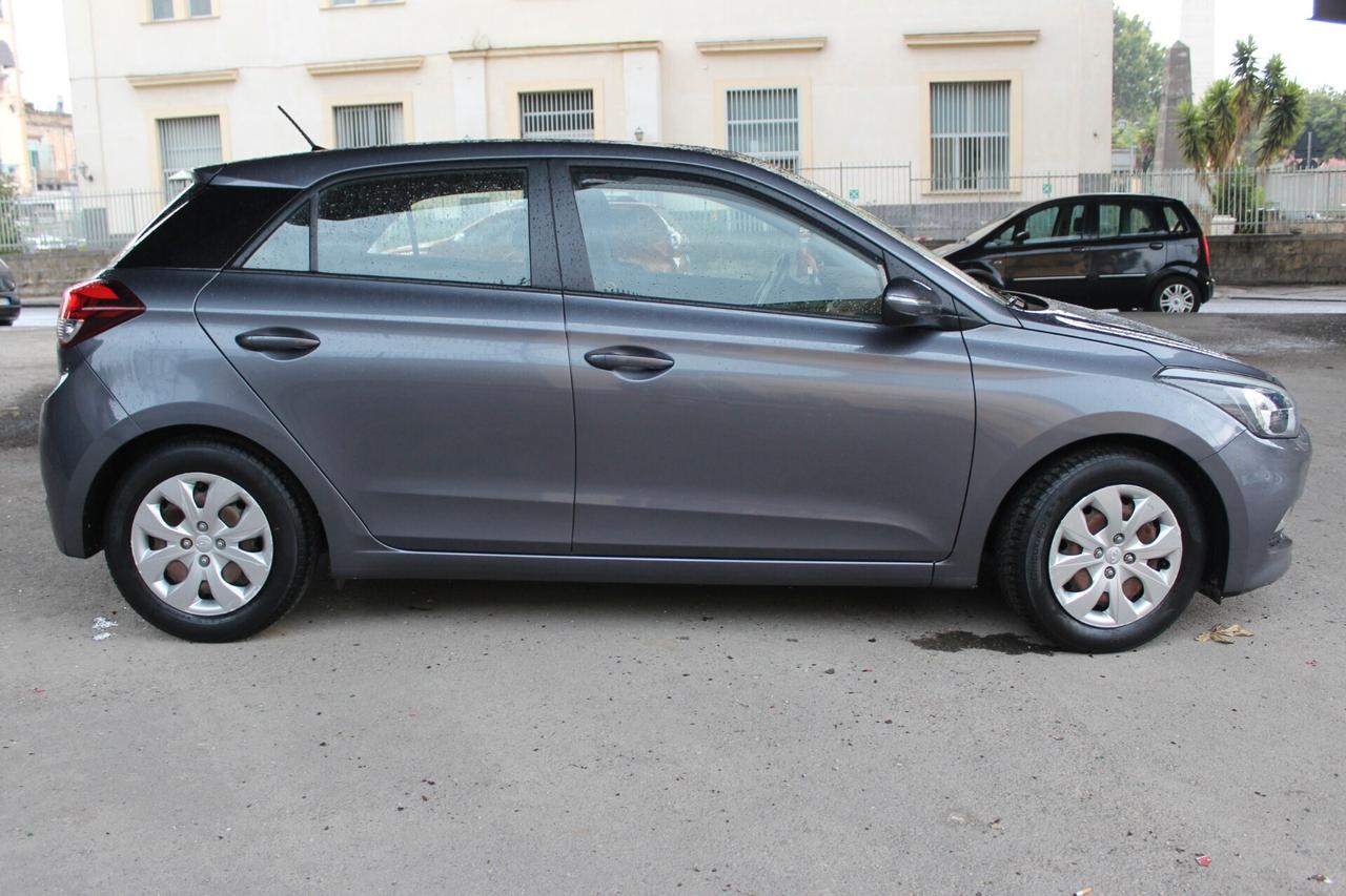 Hyundai i20 1.2 5 porte Econext Blackline