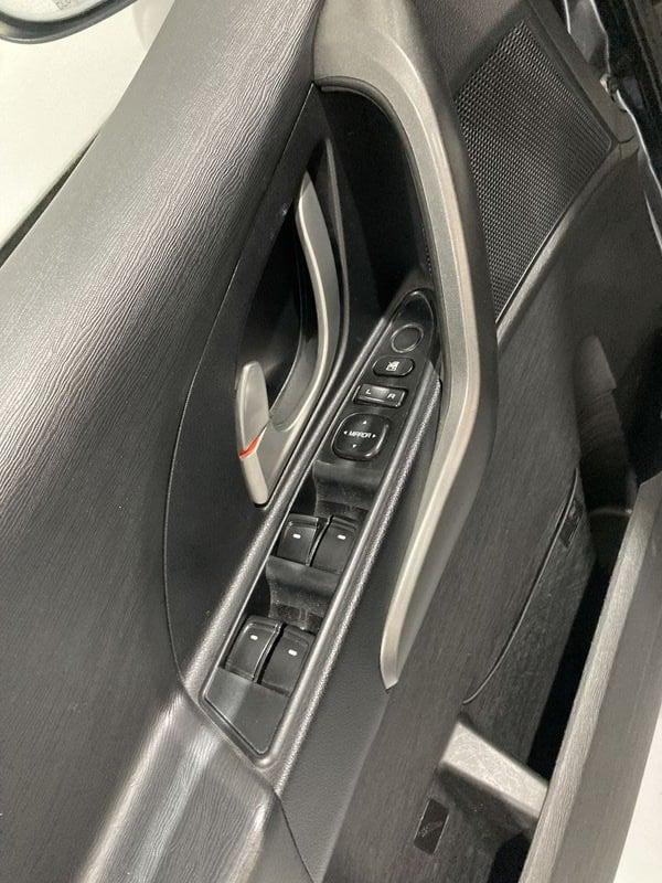 Mahindra XUV500 W6 FWD (4x2)