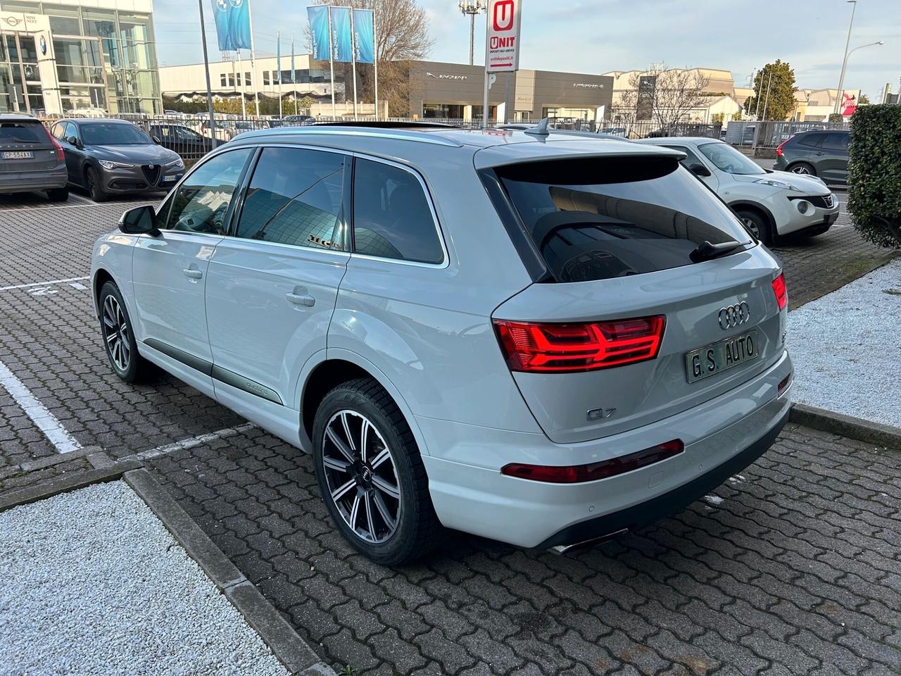 Audi Q7 3.0 tfsi Business Plus quattro 7pti