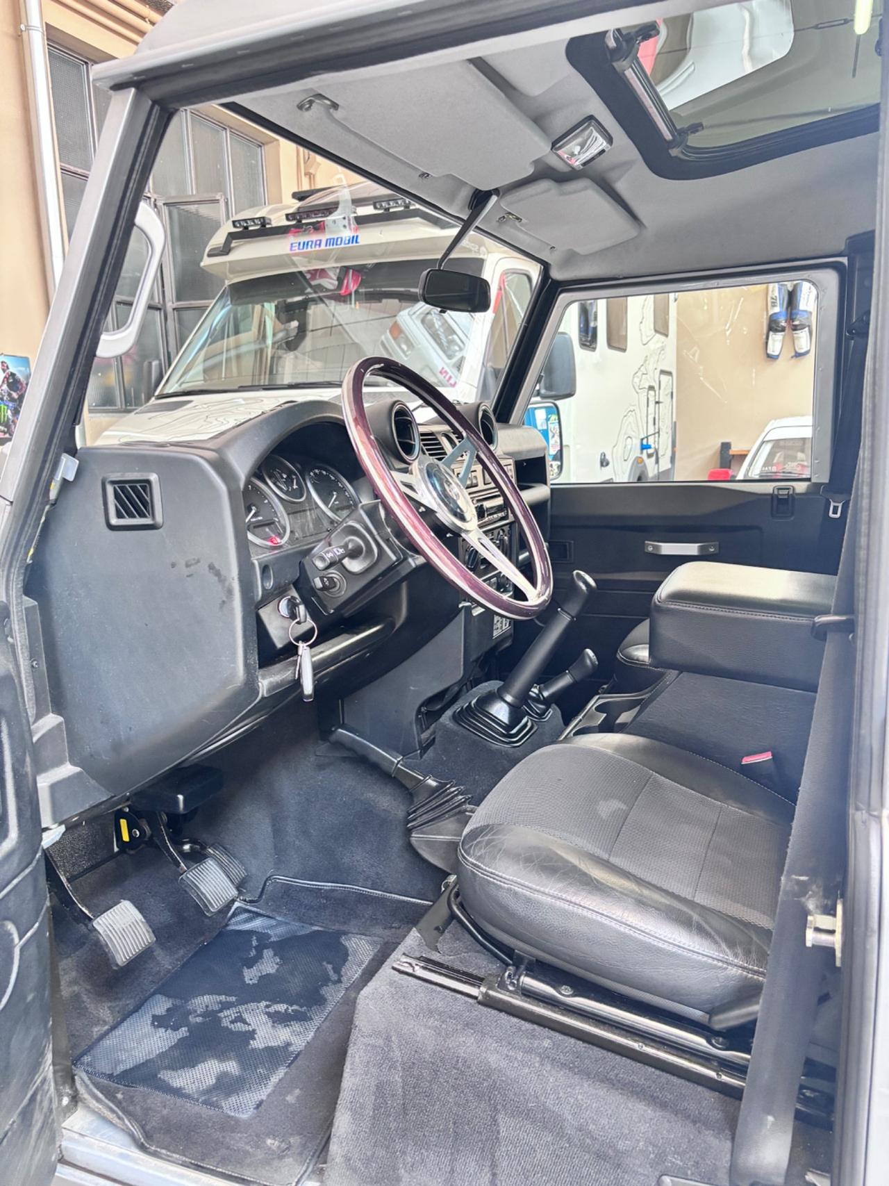 Land Rover Defender 110 2.2 TD4 Station Wagon SE N1