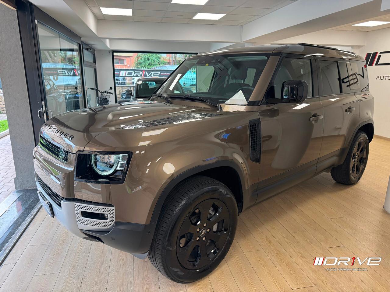 LAND ROVER Defender (2019) Defender 110 3.0D I6...