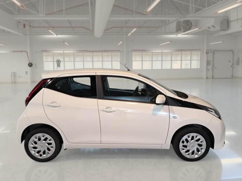 Toyota Aygo Connect 1.0 VVT-i 72 CV 5 porte x-cool