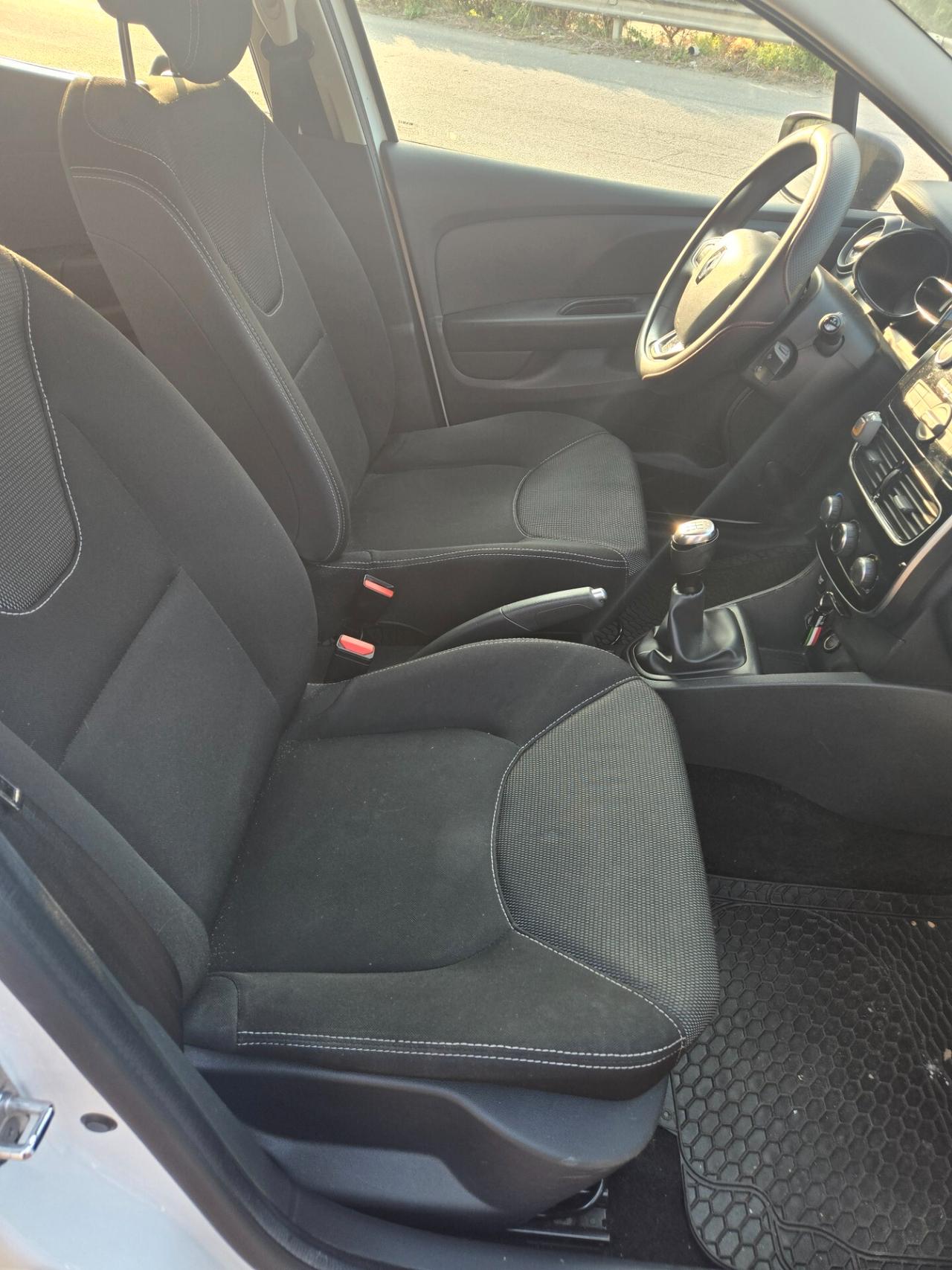 Renault Clio 1.2 75CV 5 porte Intens