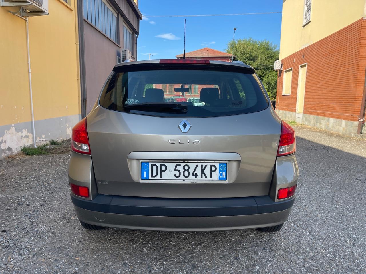 Renault Clio 1.2 16V SporTour Dynamique