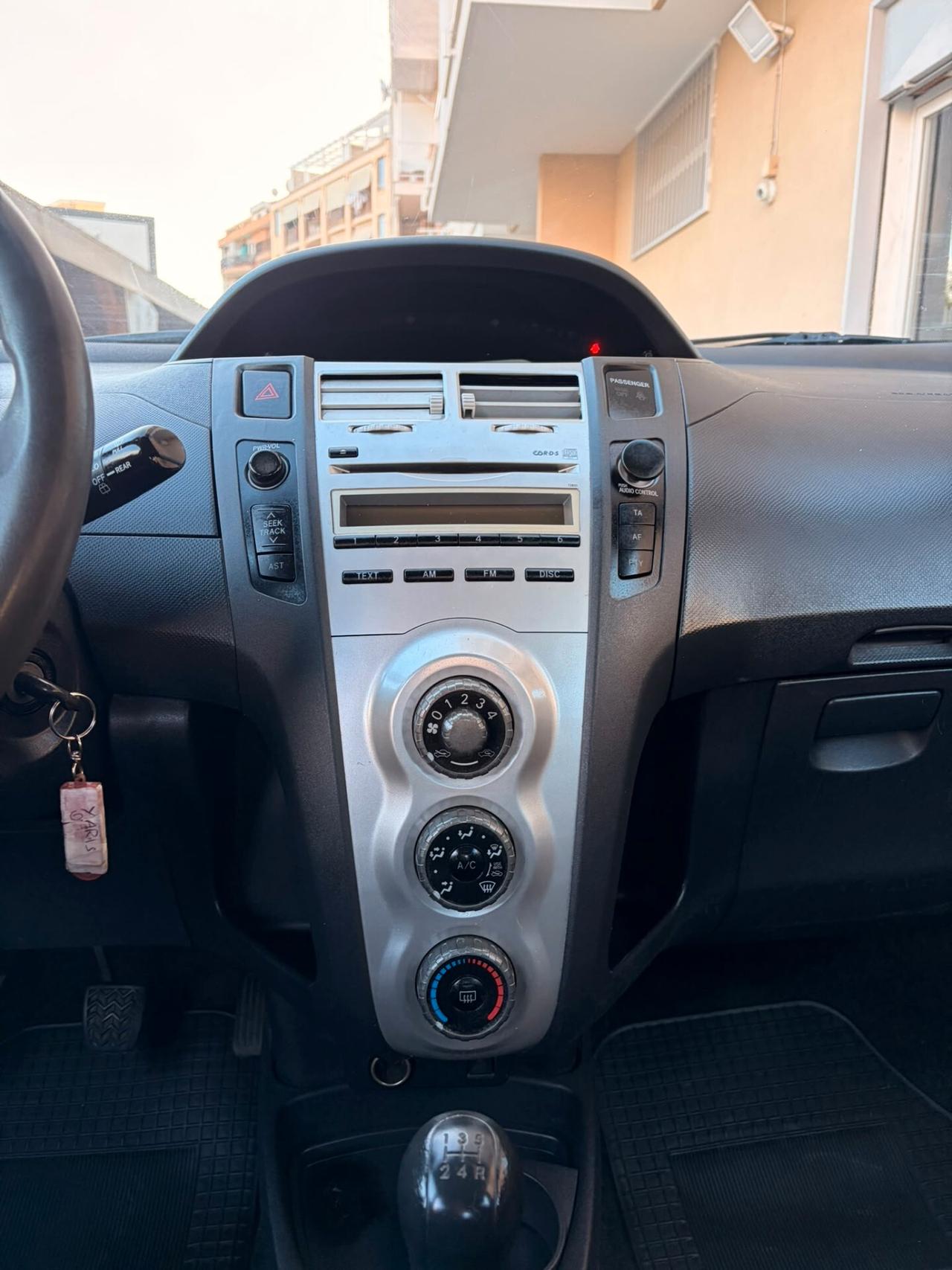 Toyota Yaris 1.0 5 porte