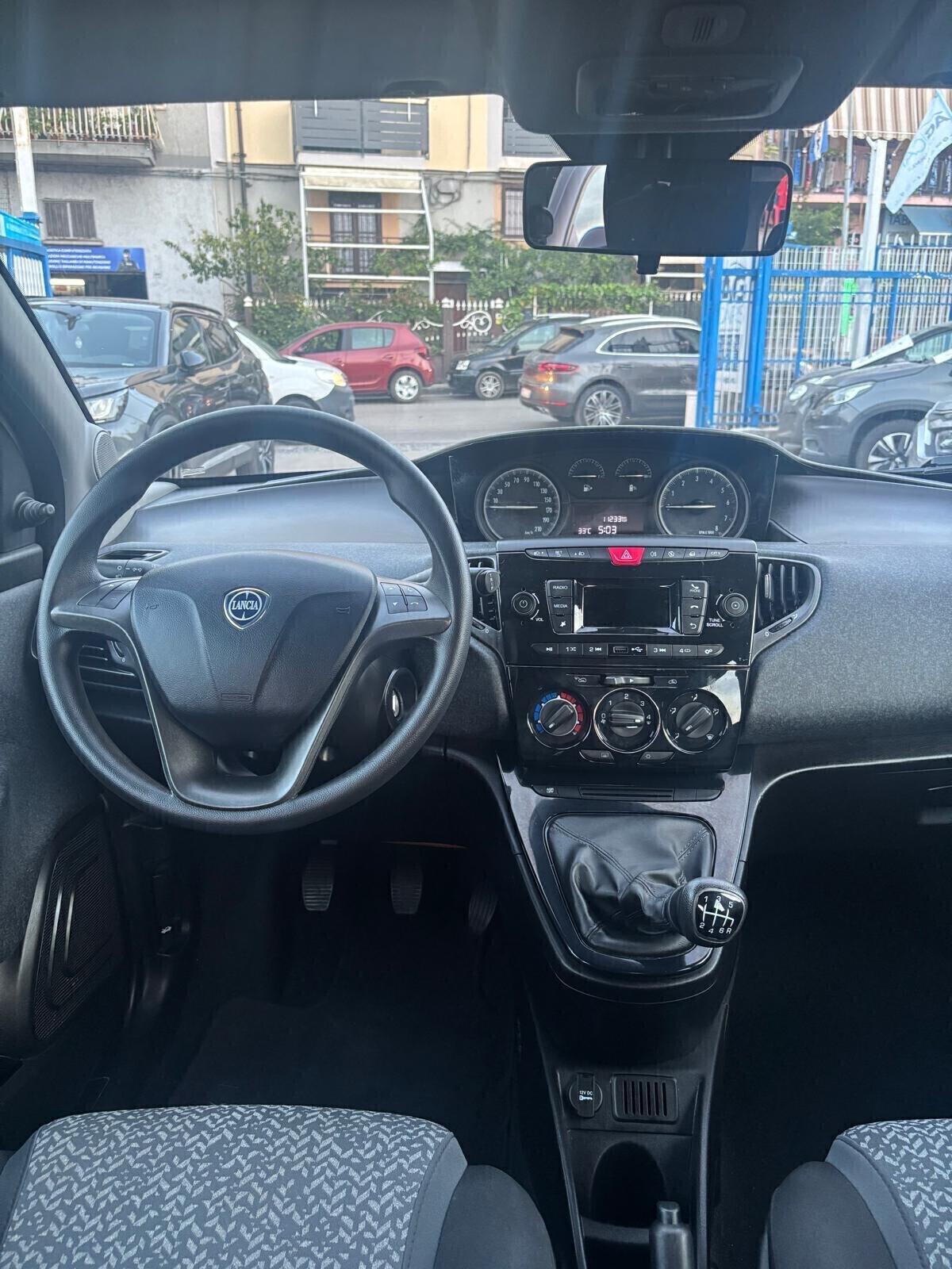 Lancia Ypsilon 1.0 FireFly 5 porte S&S Hybrid Ecochic Gold