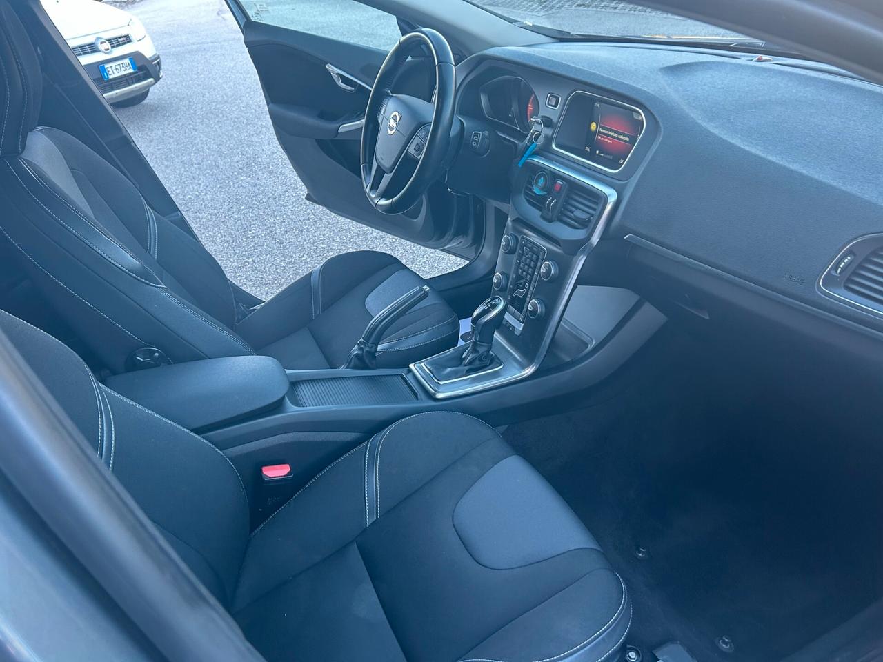 Volvo V40 2.0 d2 120cv R-design Momentum geartronic "AUTO"