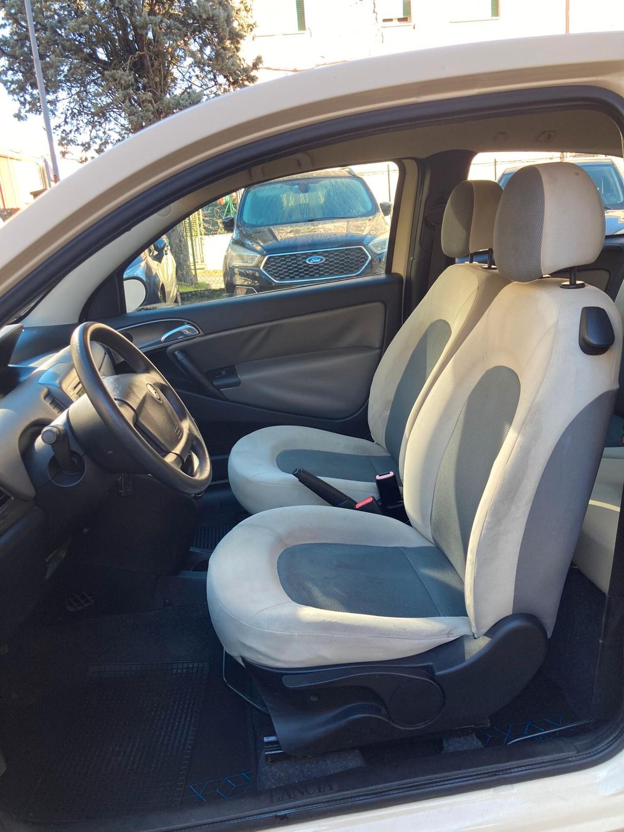 Lancia Ypsilon 1.2 60cv 120.000KM