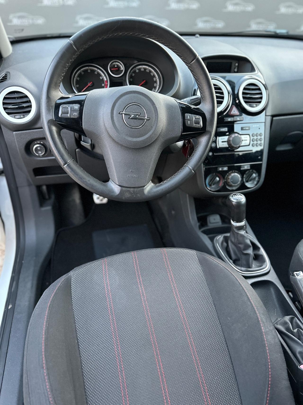 OPEL CORSA (anno 2011)