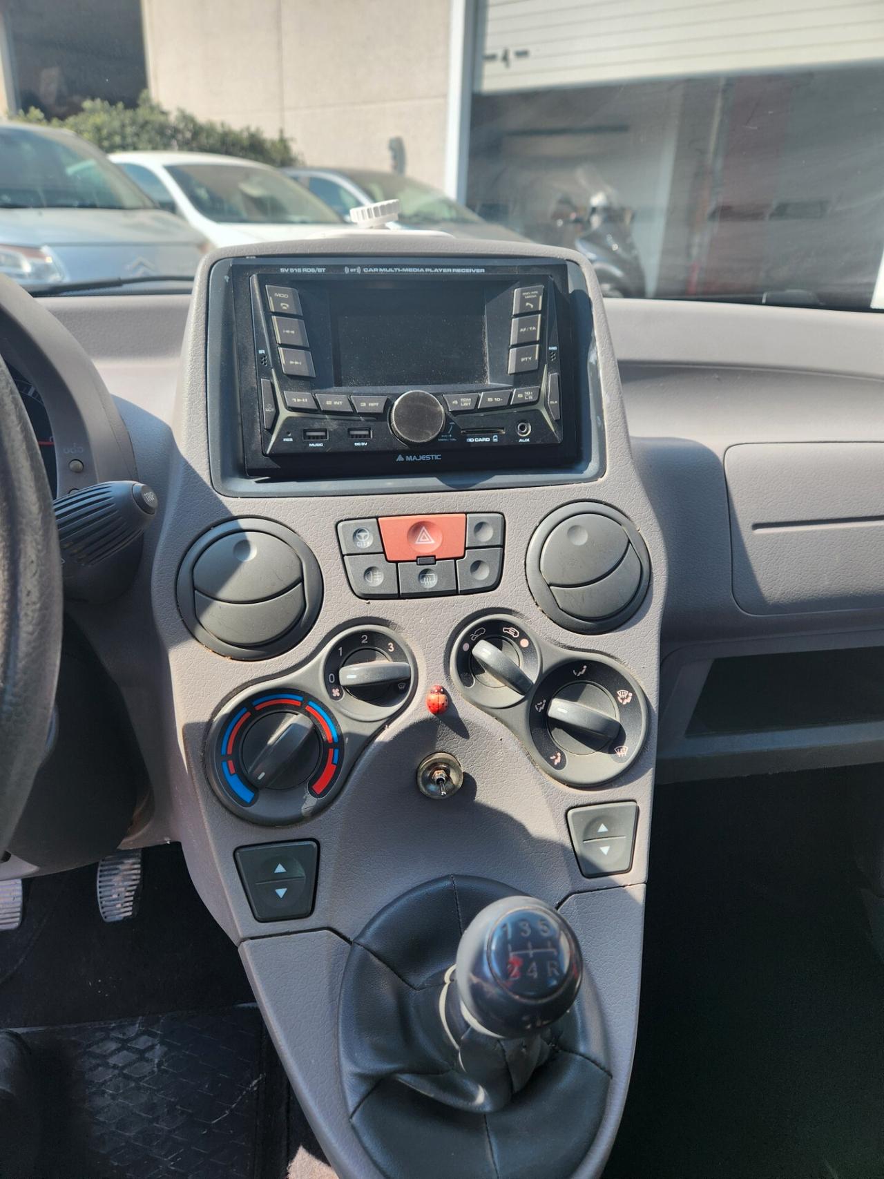 Fiat Panda 1.1 BENZINA CON GANCIO TRAINO