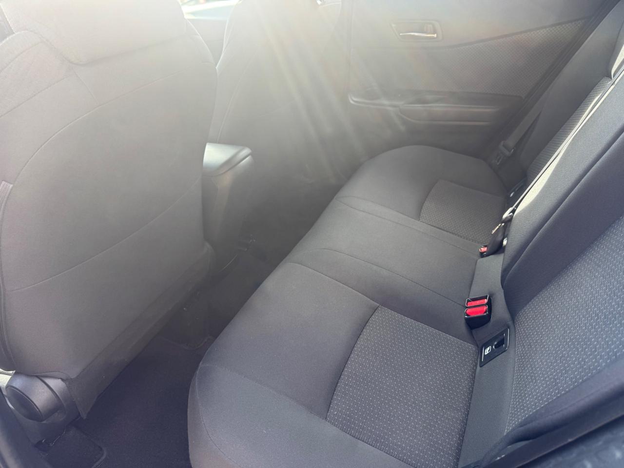 Toyota C-HR 1.8 Hybrid E-CVT Lounge