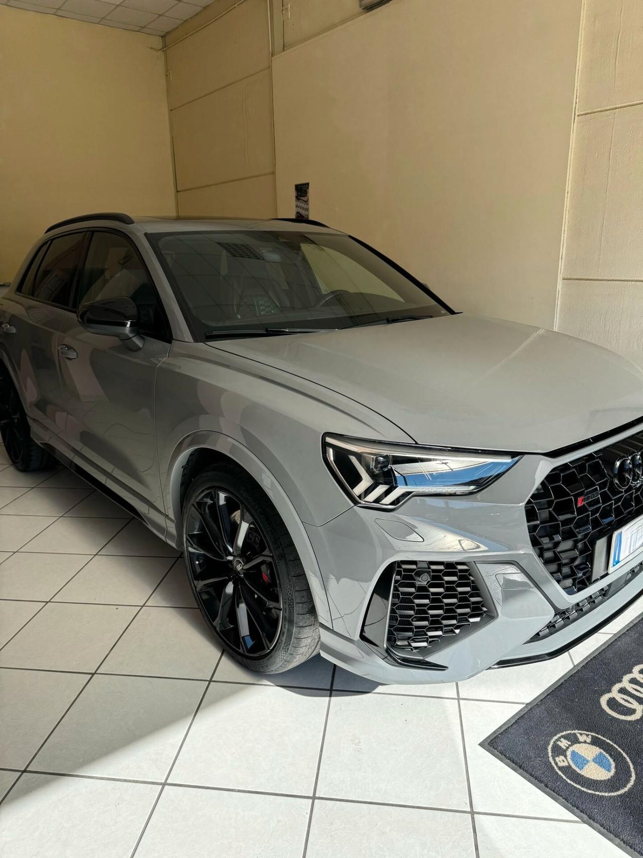 Audi Q3 RS quattro S tronic