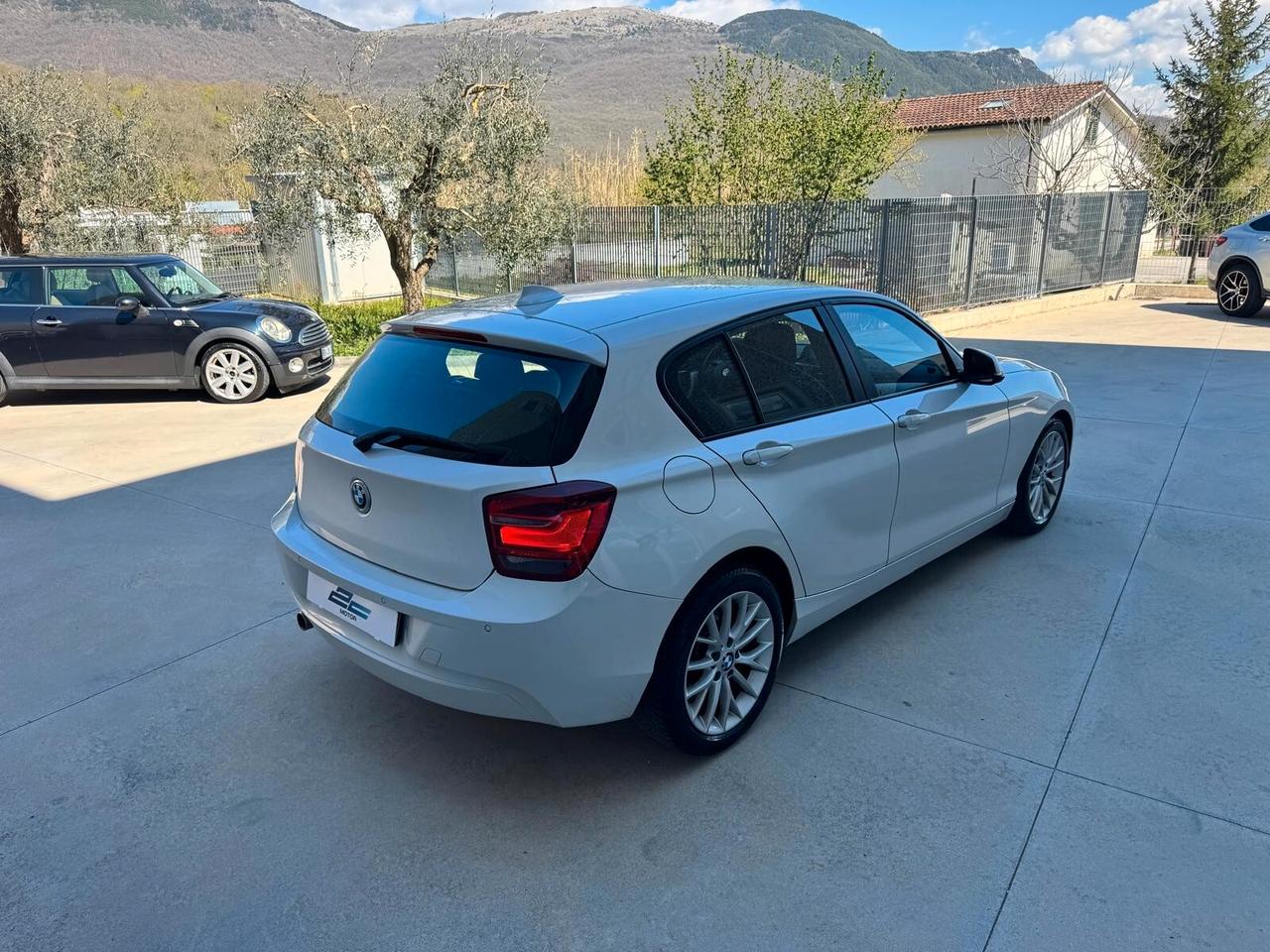 Bmw 118 118d 5p. Unique