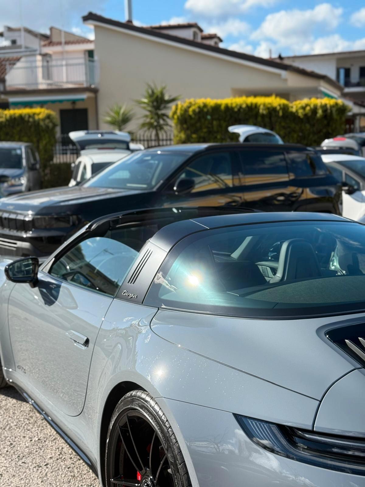 Porsche 911 Carrera 4 GTS Cabriolet