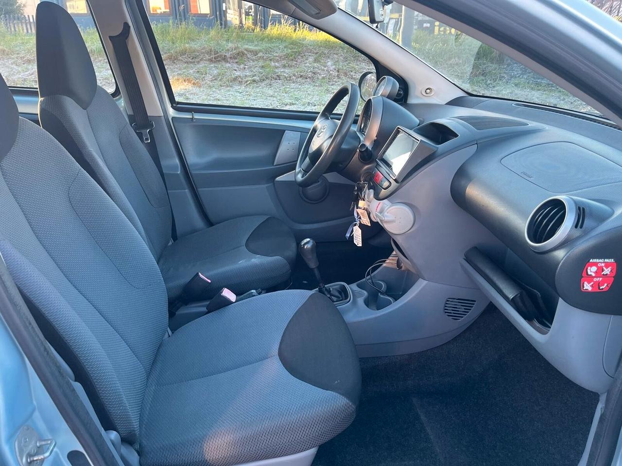 Toyota Aygo 1.0 12V VVT-i 5 porte Sol