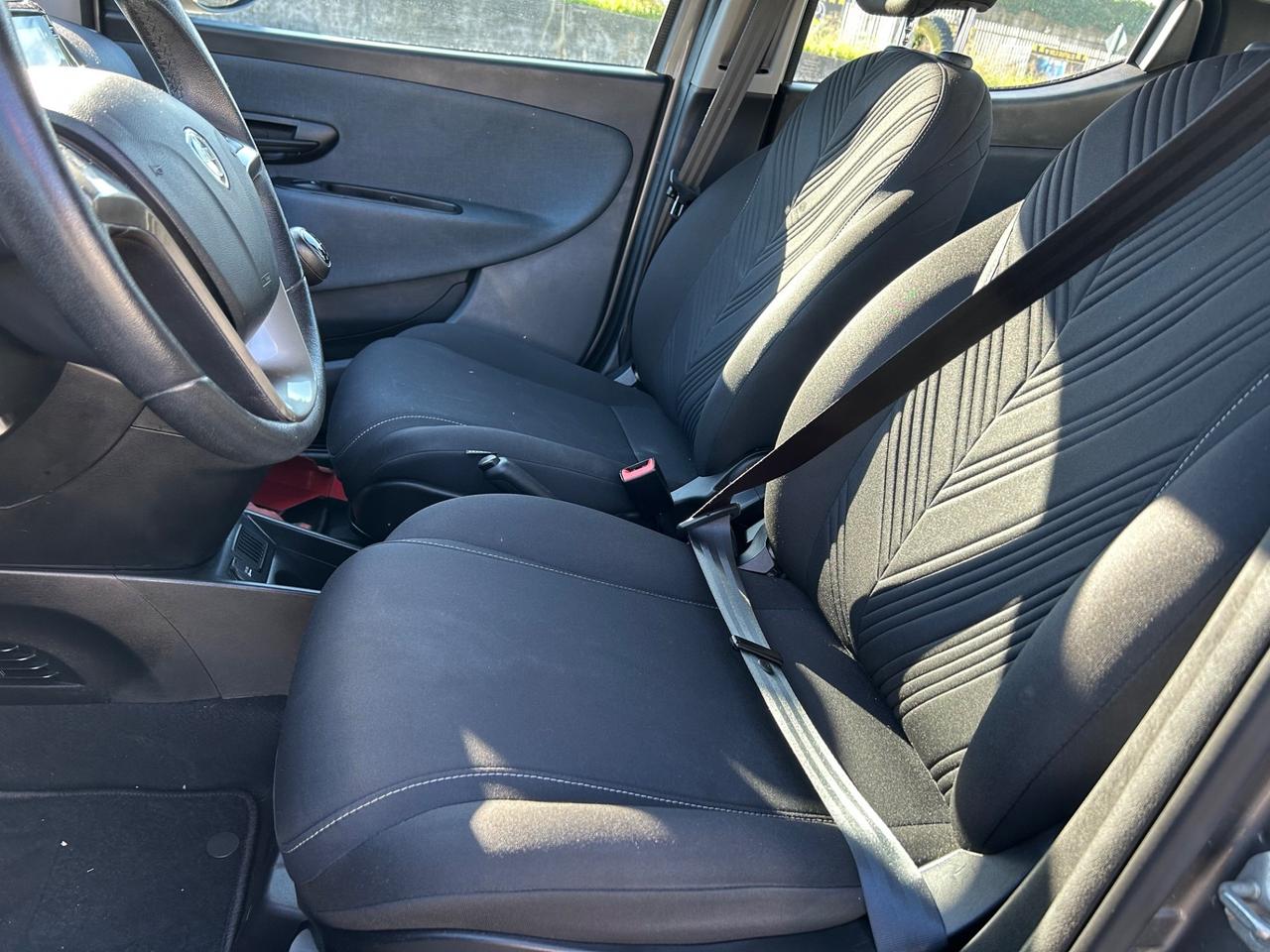 Lancia Ypsilon 1.0 FireFly 5 porte S&S Hybrid Gold