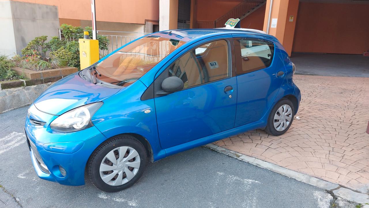 Toyota Aygo 1.0 12V VVT-i 5 porte Active Connect