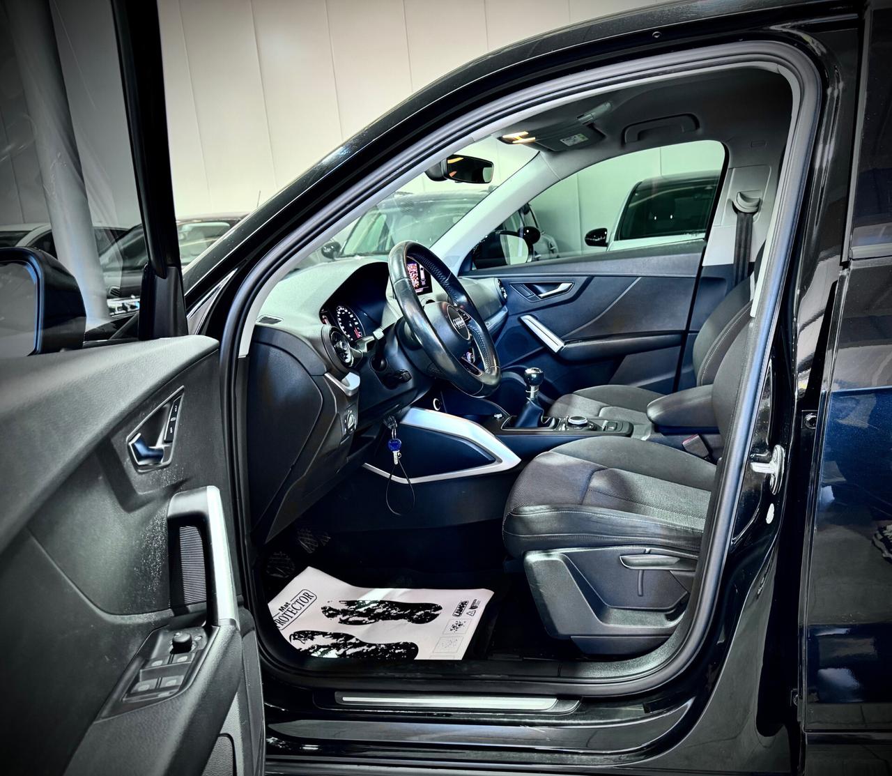 Audi Q2 1.6 TDI 116CV Identity Black