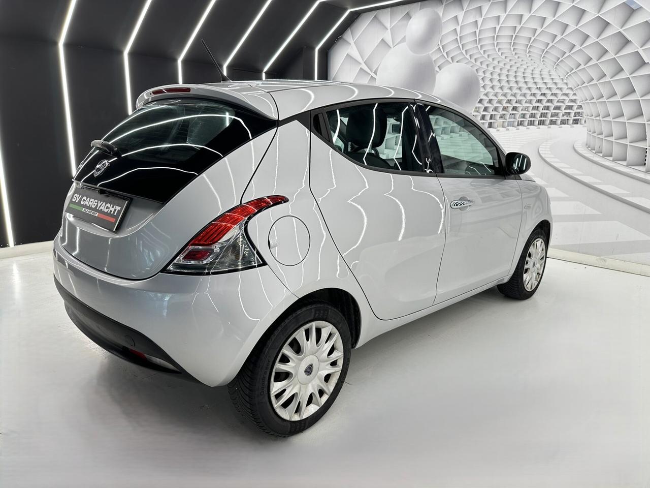 Lancia Ypsilon 1.2 69cv KM CERTIFICATI-NEOPATENTANTI-PERMUTE
