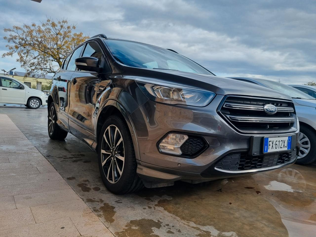 Ford Kuga 1.5 TDCI 120 CV S&S 2WD ST-Line