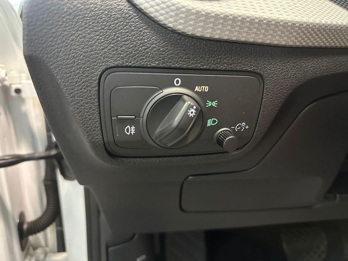 AUDI Q2 35 TDI quattro S tronic -4x4- NAVIG - FARI LED - GAR.24 MESI