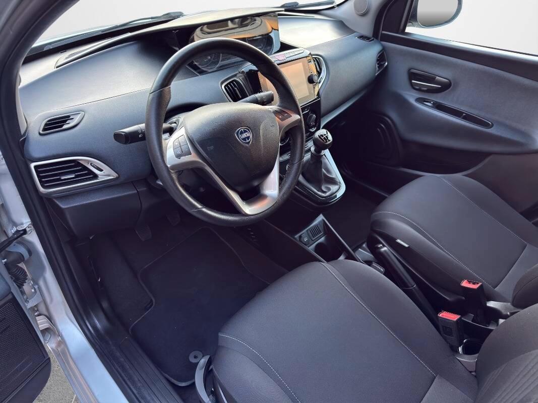 Lancia Ypsilon III 1.0 firefly hybrid Silver s&s 70cv