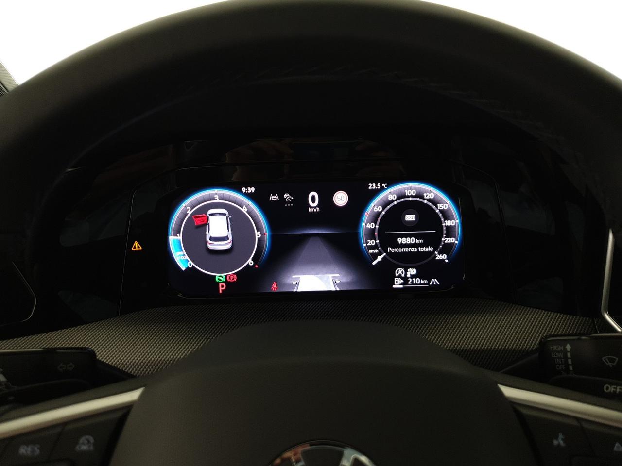 Volkswagen Golf 2.0 tdi r-line plus 150cv dsg