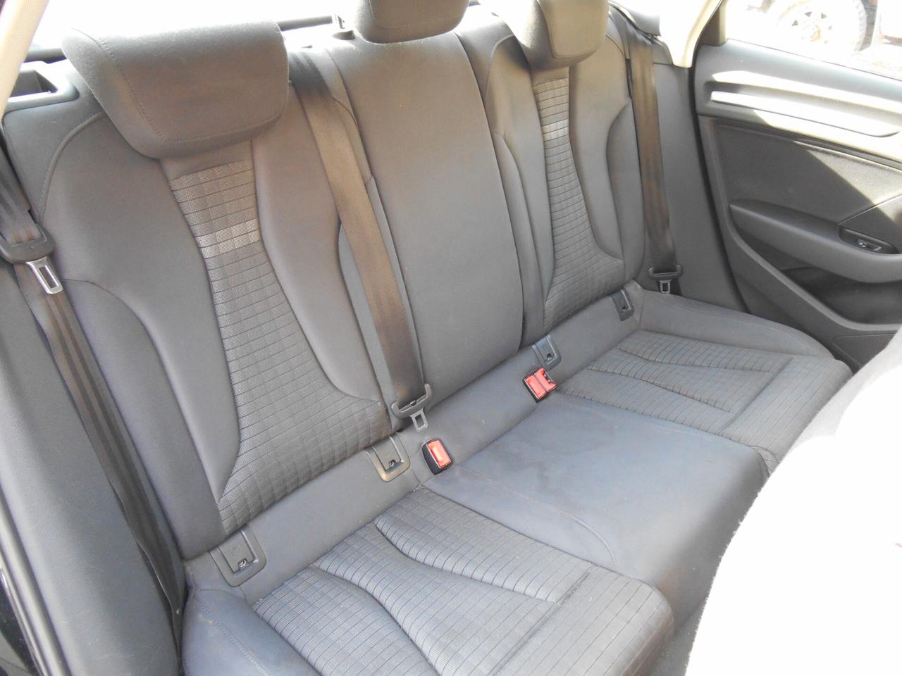Audi A3 Sedan 1.6 TDI clean diesel S tronic Ambition