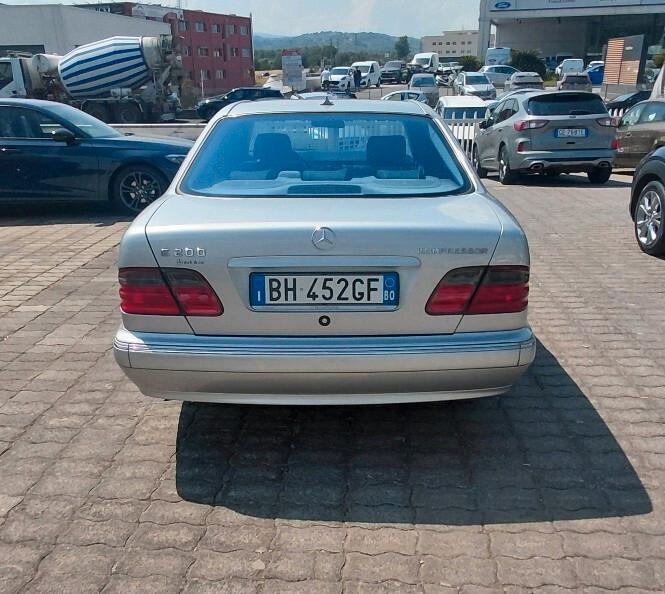 E 200 Kompressor cat Avantgarde