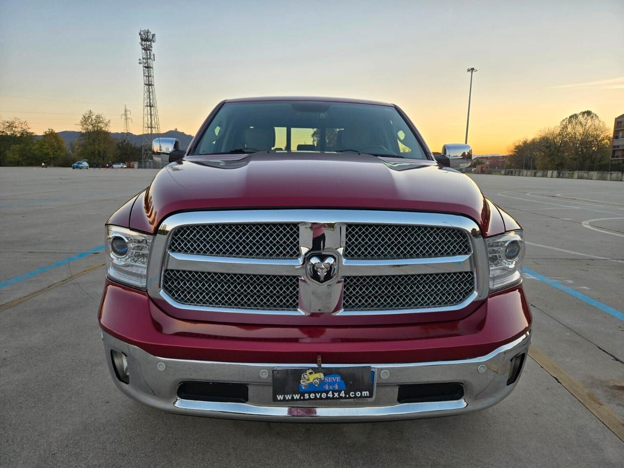 Dodge RAM 1500 HEMI 5.7 V8 -LARAMIE- 4X4
