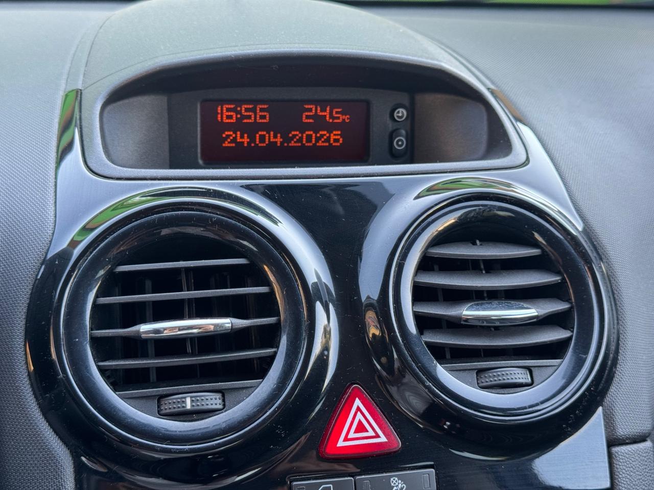 Opel Corsa 1.2 5 porte 85CV NEOPATENTATI
